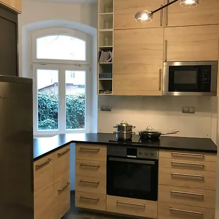 3 Mobiliert Nahe Zentrum/3 Furnished Near Center